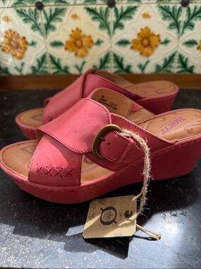 Born Curstyn Red Leather Platform Wedge Mule Shoe Size 9M NWT